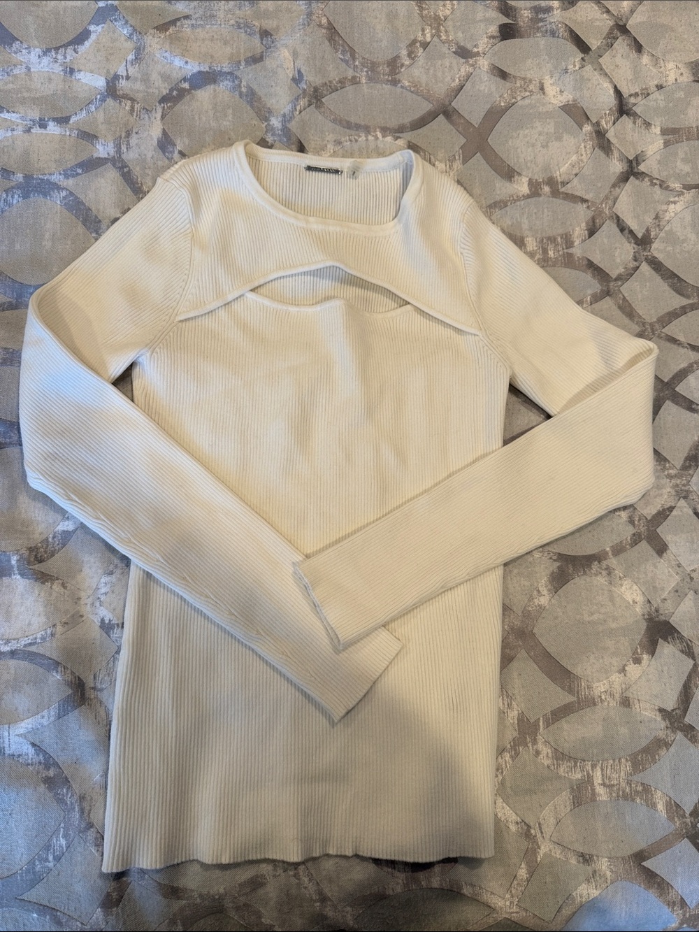 Elie Tahari Cream Ribbed Long-Sleeve Top with Cutout